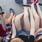 Wie viel Smartphone ist für Kinder zu viel?