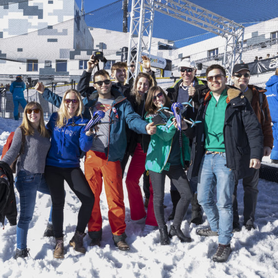 Ghiaccio, neve e droni: Drone Racing a Laax